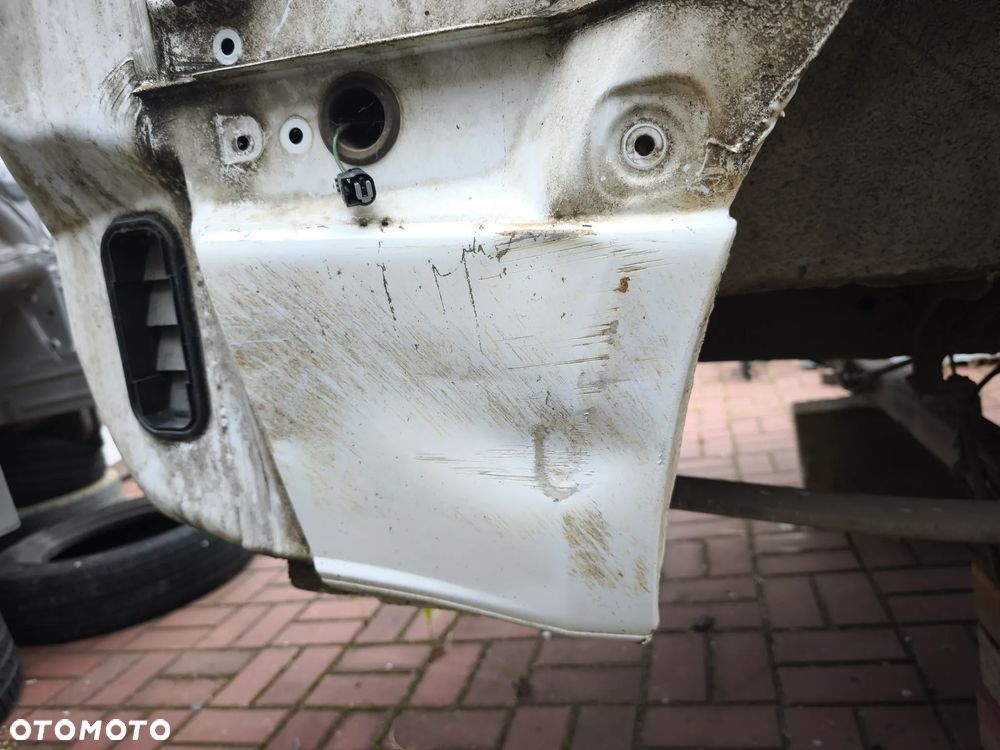 Ćwiartka tył prawa bok Mercedes-Benz Sprinter w910 przód napęd - 4