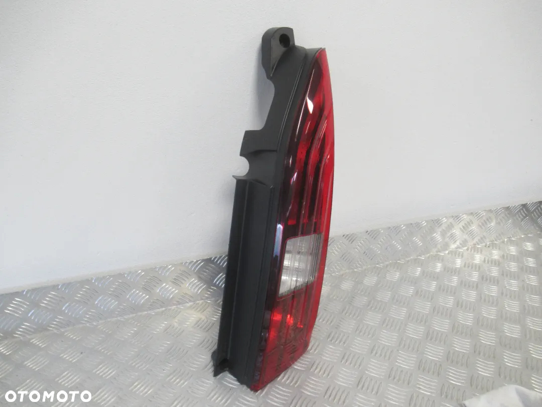 LAMPA TYLNA TYŁ PRAWA PEUGEOT RIFTER 2018- - 3