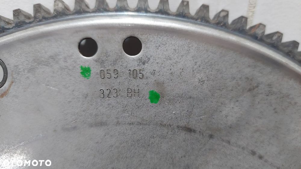 KOŁO ZAMACHOWE AUDI A4 B8 R2009 2,0 TFSI NR 059105323BH - 3