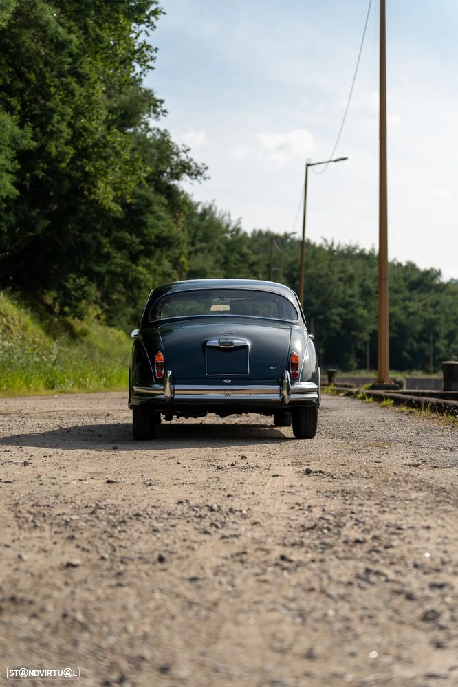 Jaguar MK II - 7