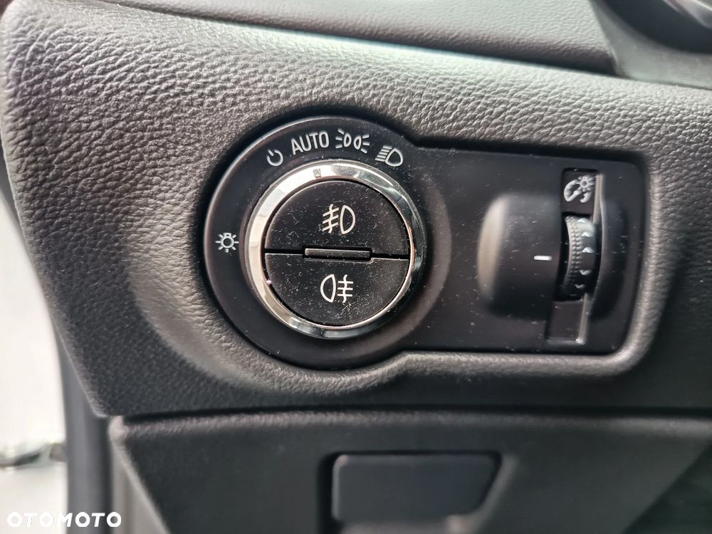 Opel Astra 1.6 ECOFLEX Start/Stop 150 Jahre - 23