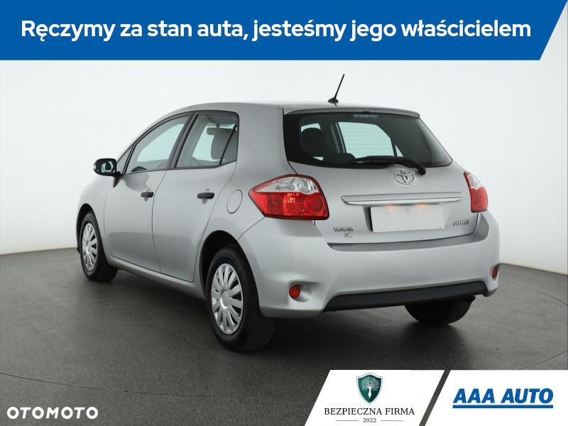 Toyota Auris - 5