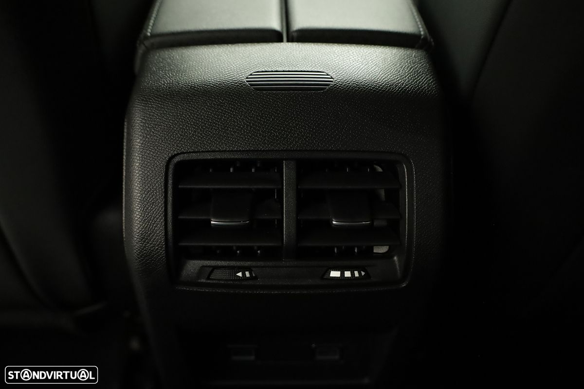 Peugeot 408 1.6 Hybrid Allure e-EAT8 - 24