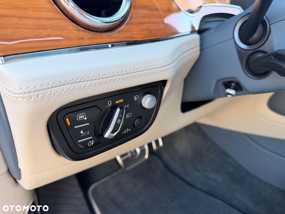 Bentley Bentayga - 14