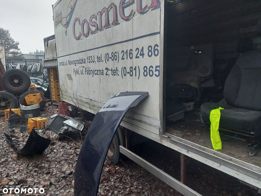 FOTELE LEWY PRAWY KANAPA TYŁ  SUBARU LEGACY V - 26