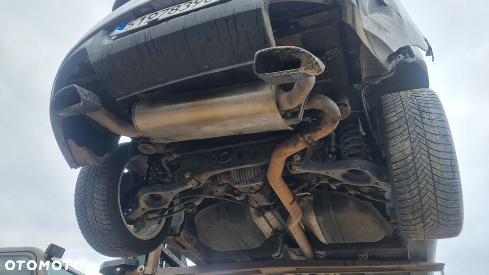 Hyundai Genesis - 34