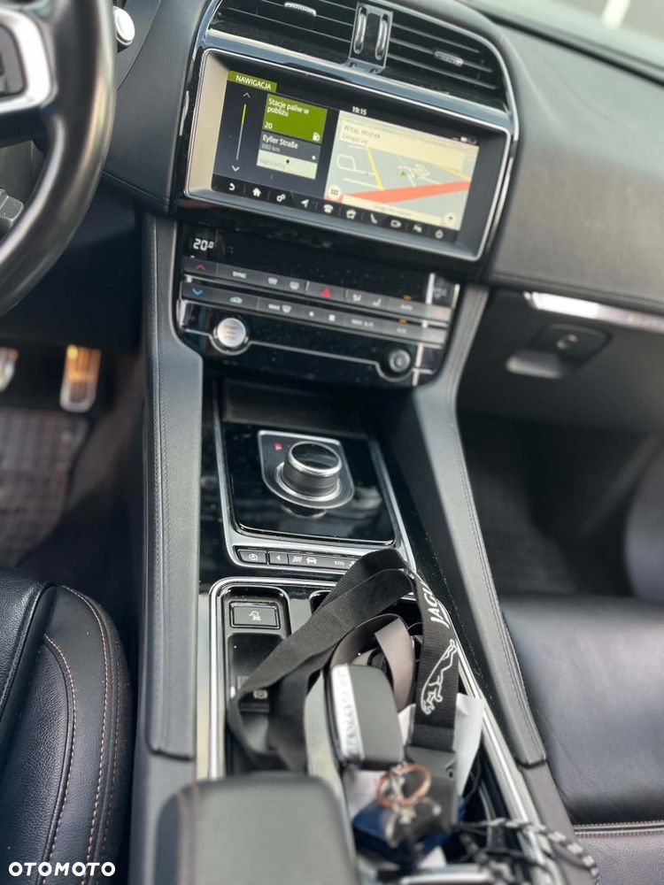 Jaguar F-Pace - 3