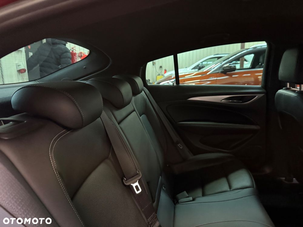 Opel Insignia - 26
