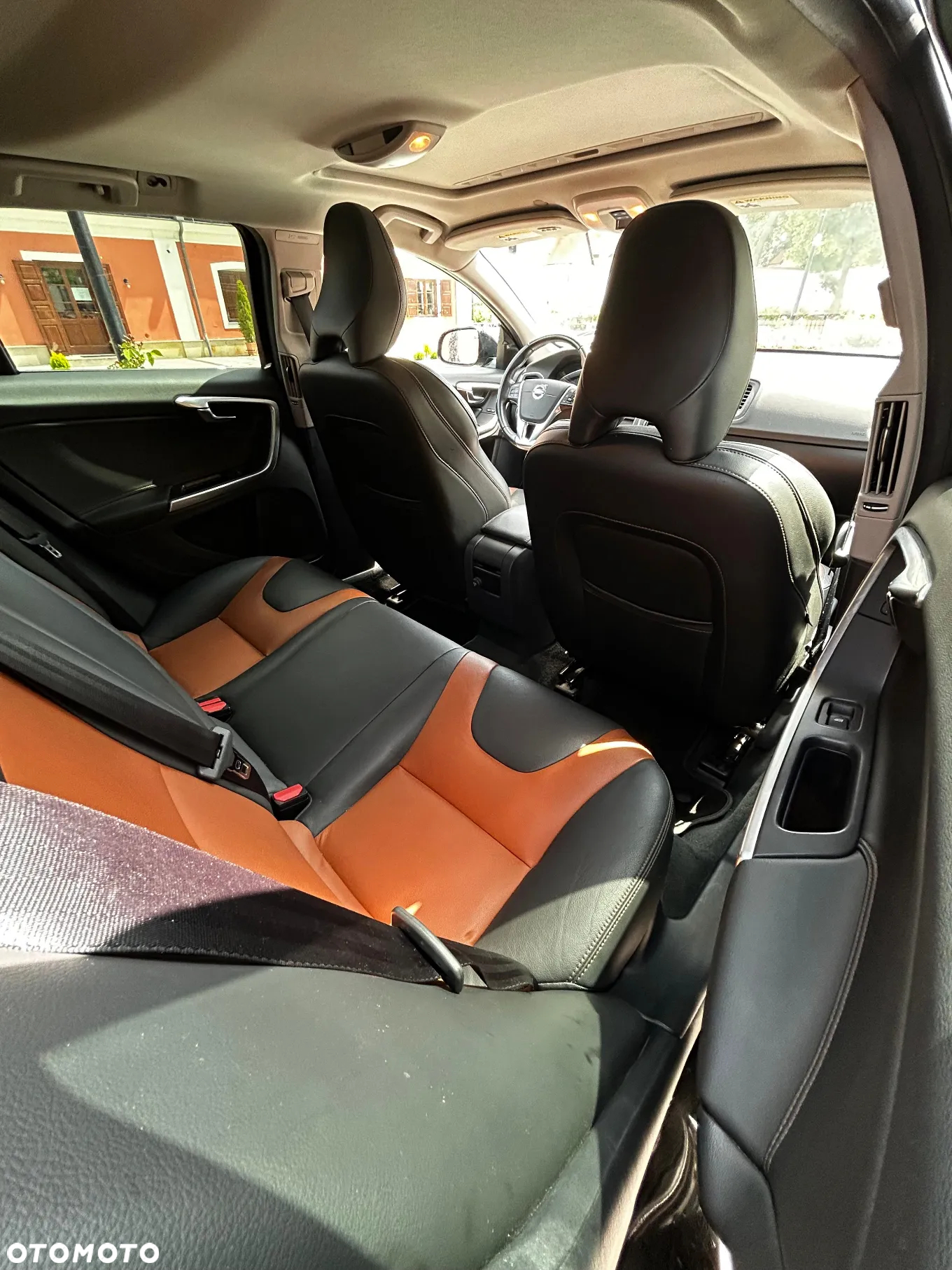 Volvo V60 Cross Country - 14