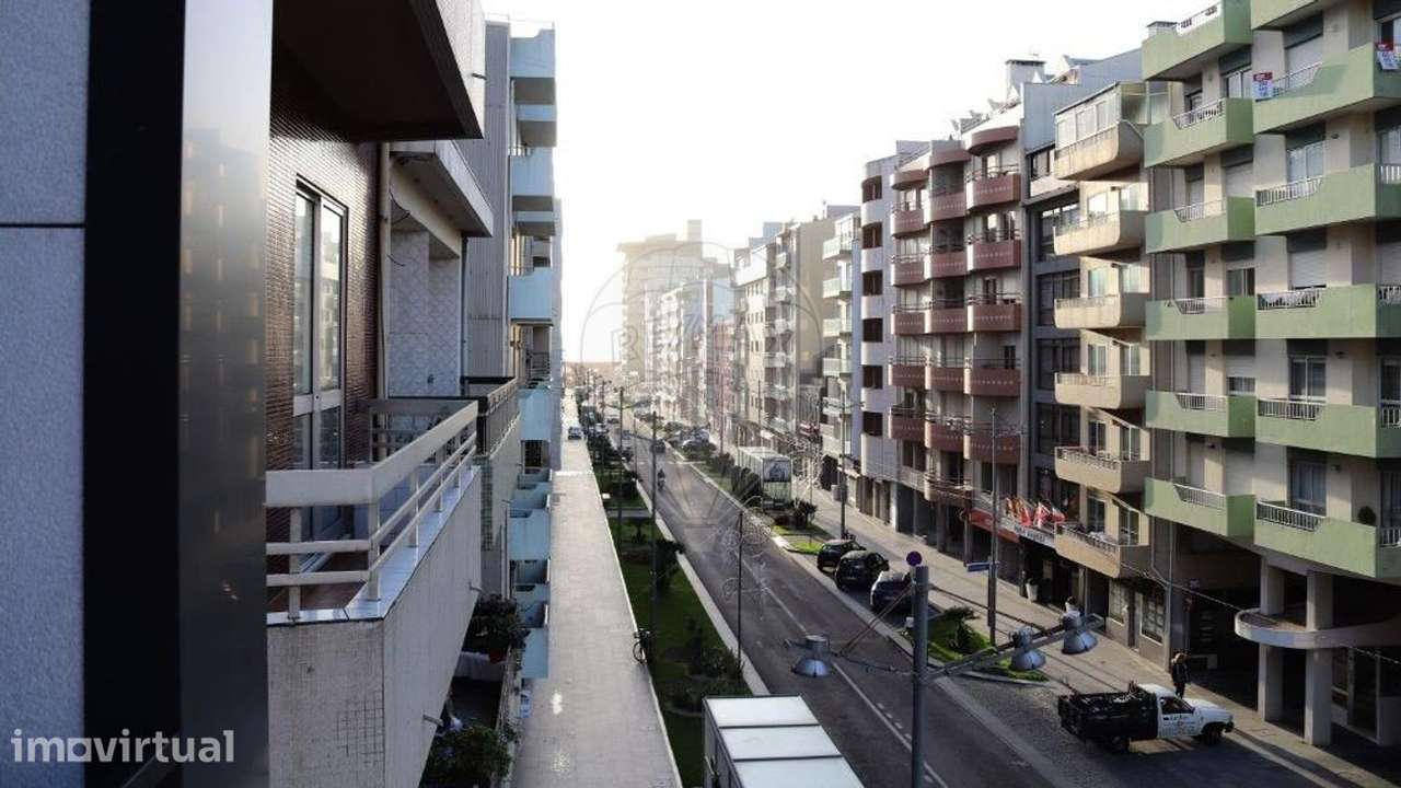 Apartamento T4 para venda - Grande imagem: 2/26