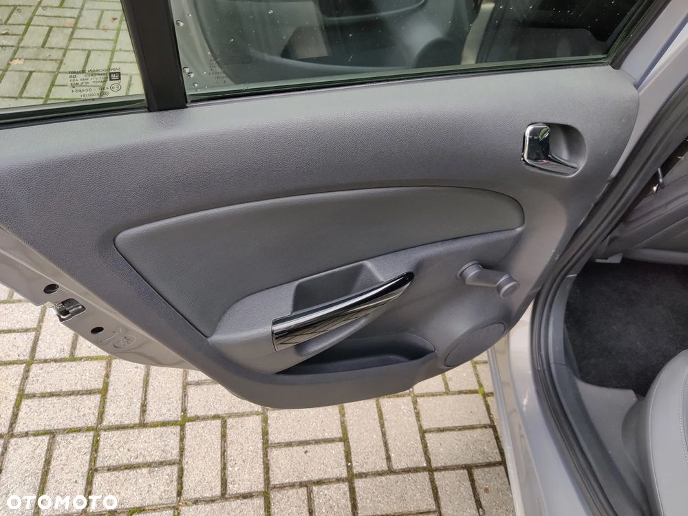 Opel Corsa 1.4 16V 150 Jahre - 21