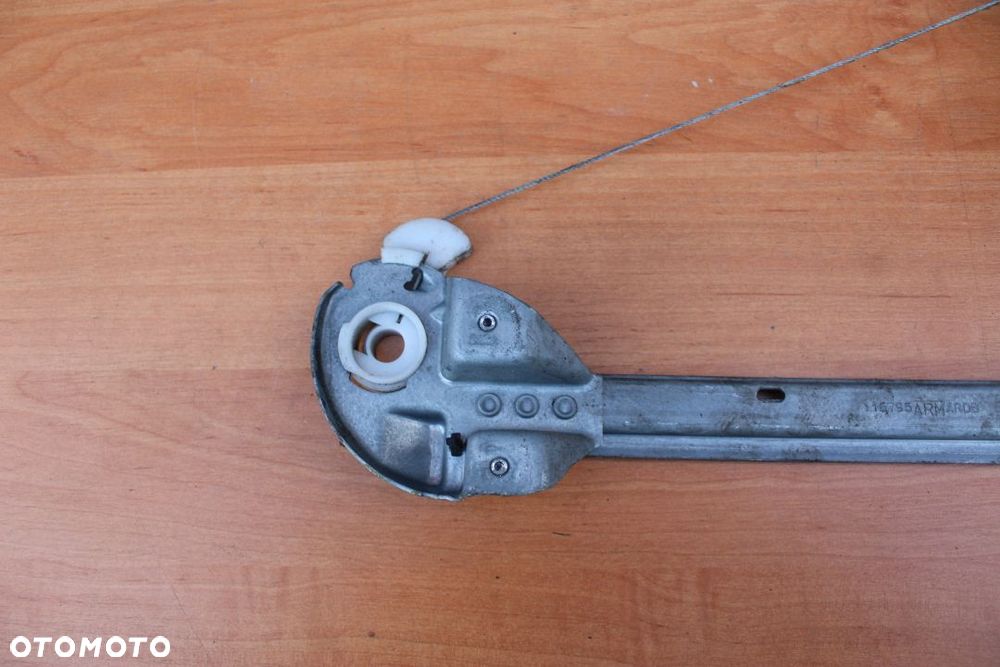 MECHANIZM PODNOŚNIK SZYBY PRAWY TYŁ TYLNY PRAWY MANUAL OPEL MERIVA A - 2