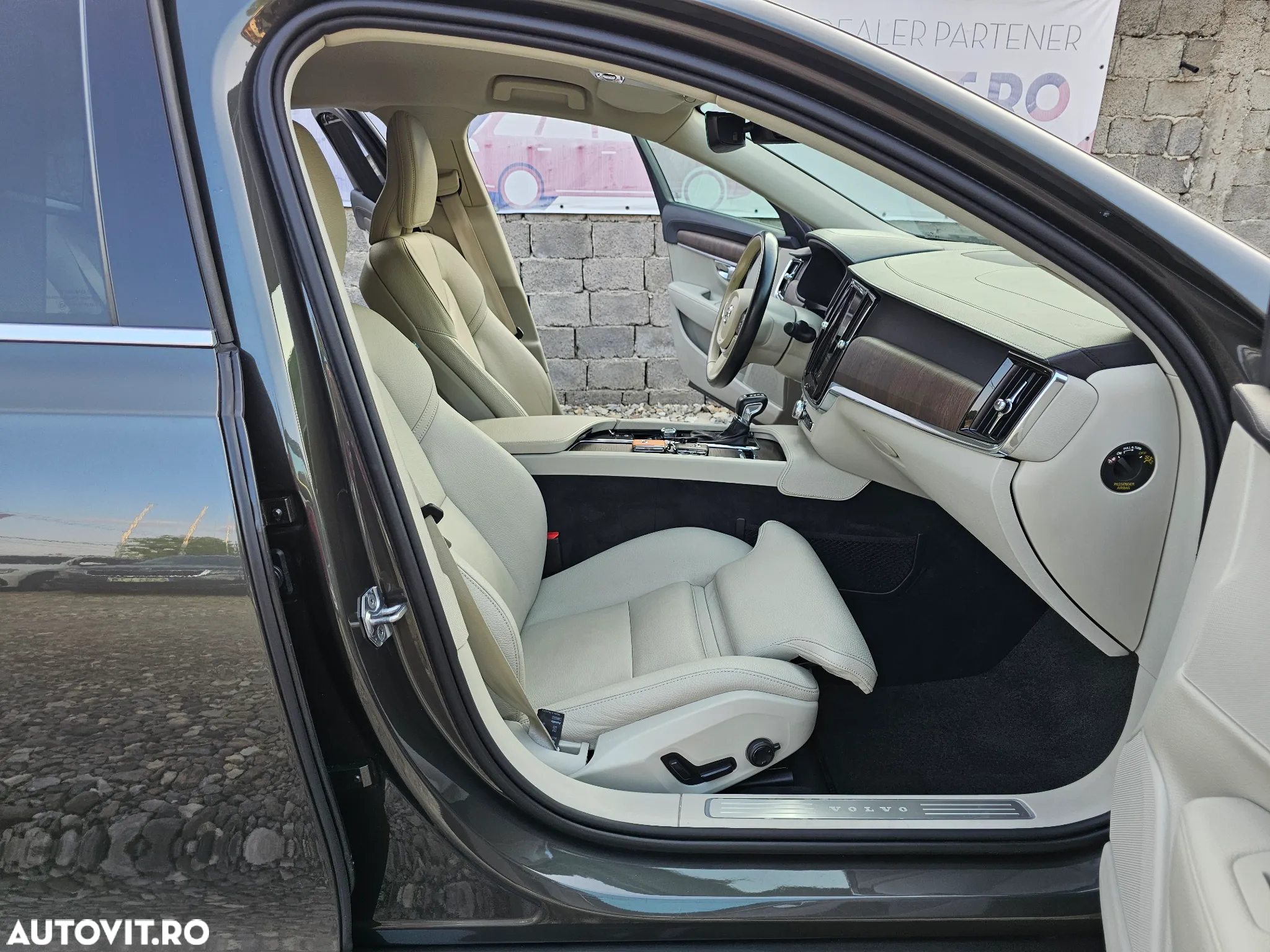 Volvo S90 D4 Inscription - 27
