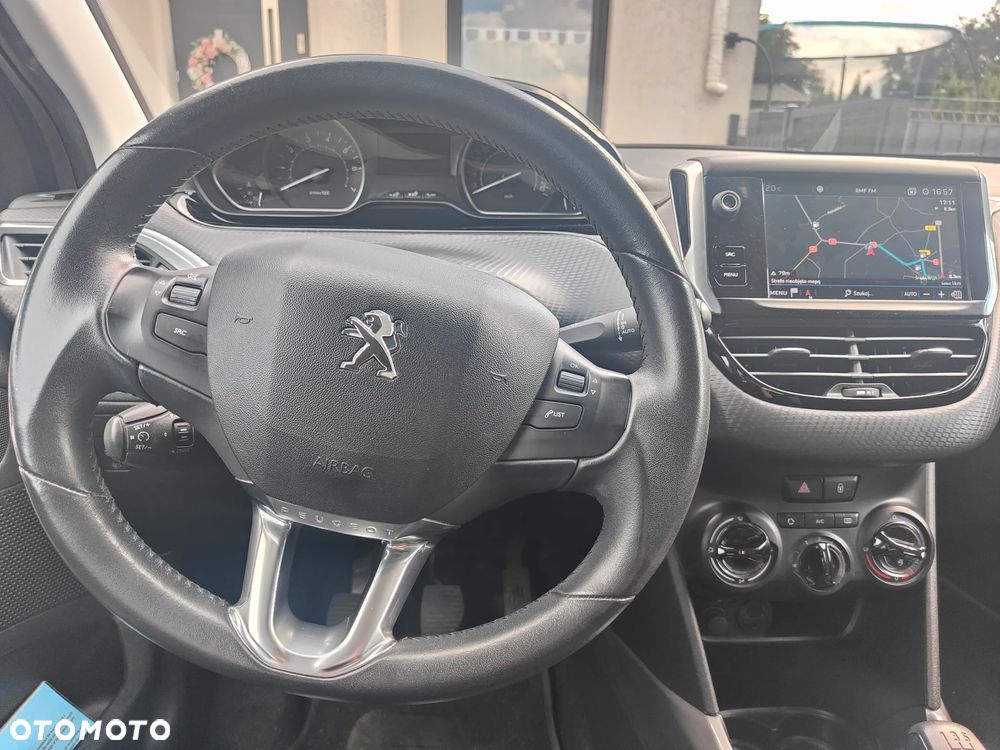 Peugeot 2008 1.2 Pure Tech Style - 6