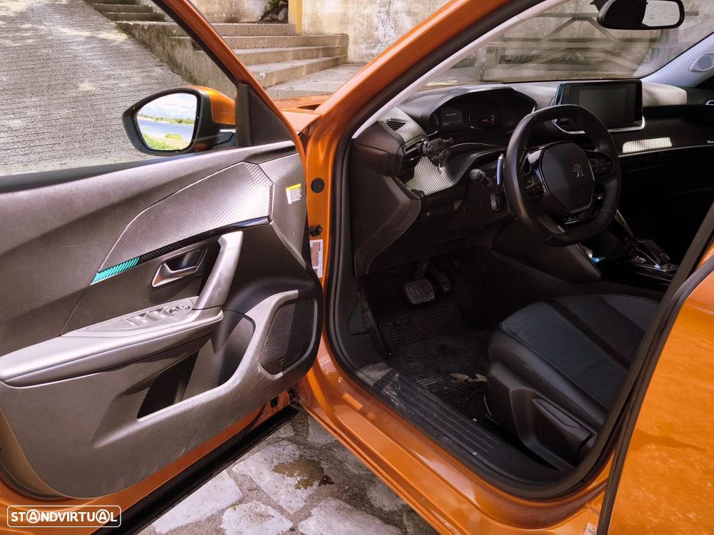 Peugeot 2008 PureTech 130 EAT8 Allure - 9