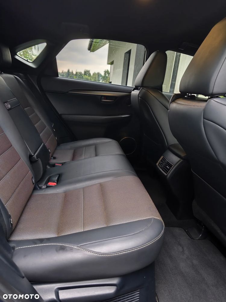 Lexus NX 300h E-FOUR F SPORT - 11