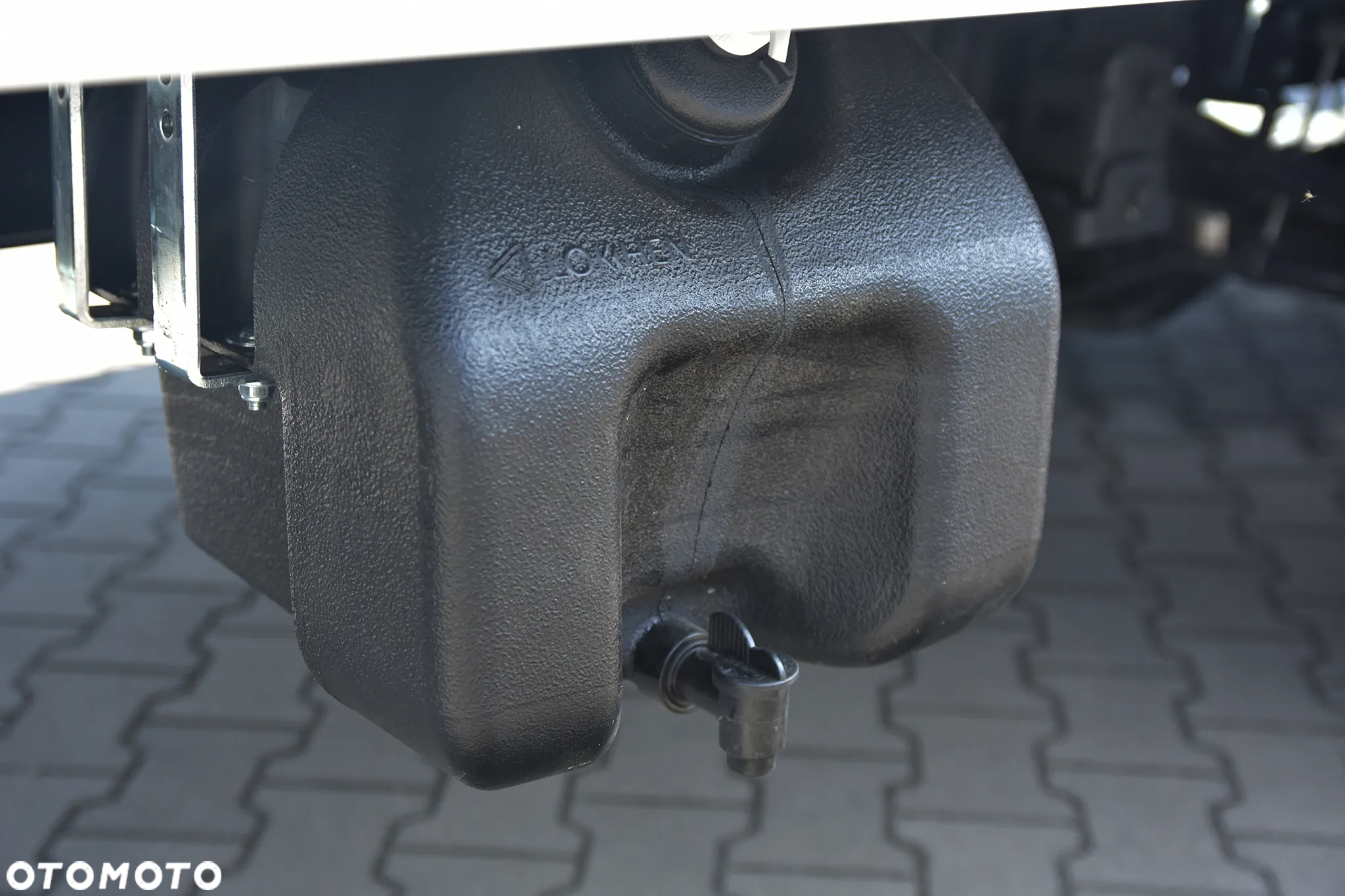 Iveco Daily zabudowa 10EP międzynarodowa kabina sypialna - 30