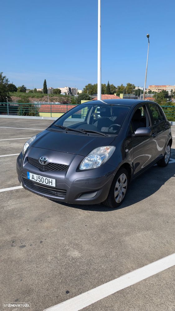 Toyota Yaris - 1