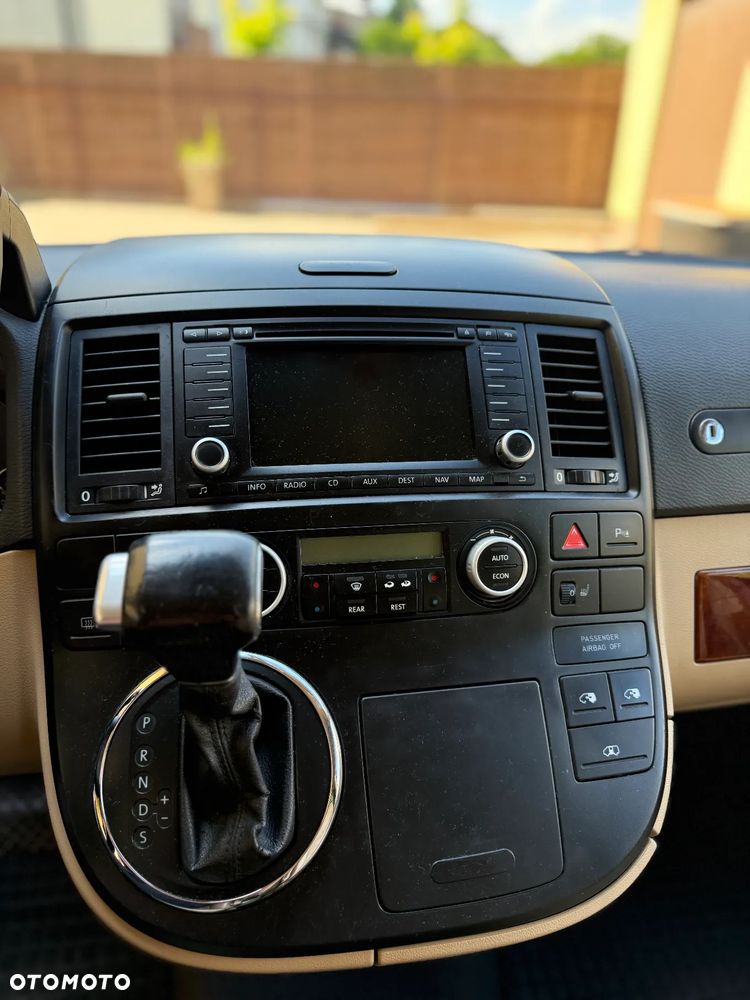 Volkswagen Multivan - 9