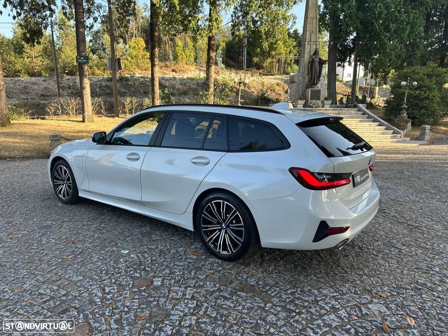 BMW 330 e Touring Corporate Edition Auto - 29