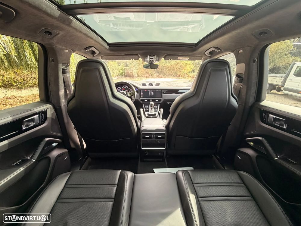 Porsche Cayenne Turbo - 44