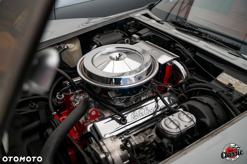 Chevrolet Corvette - 10