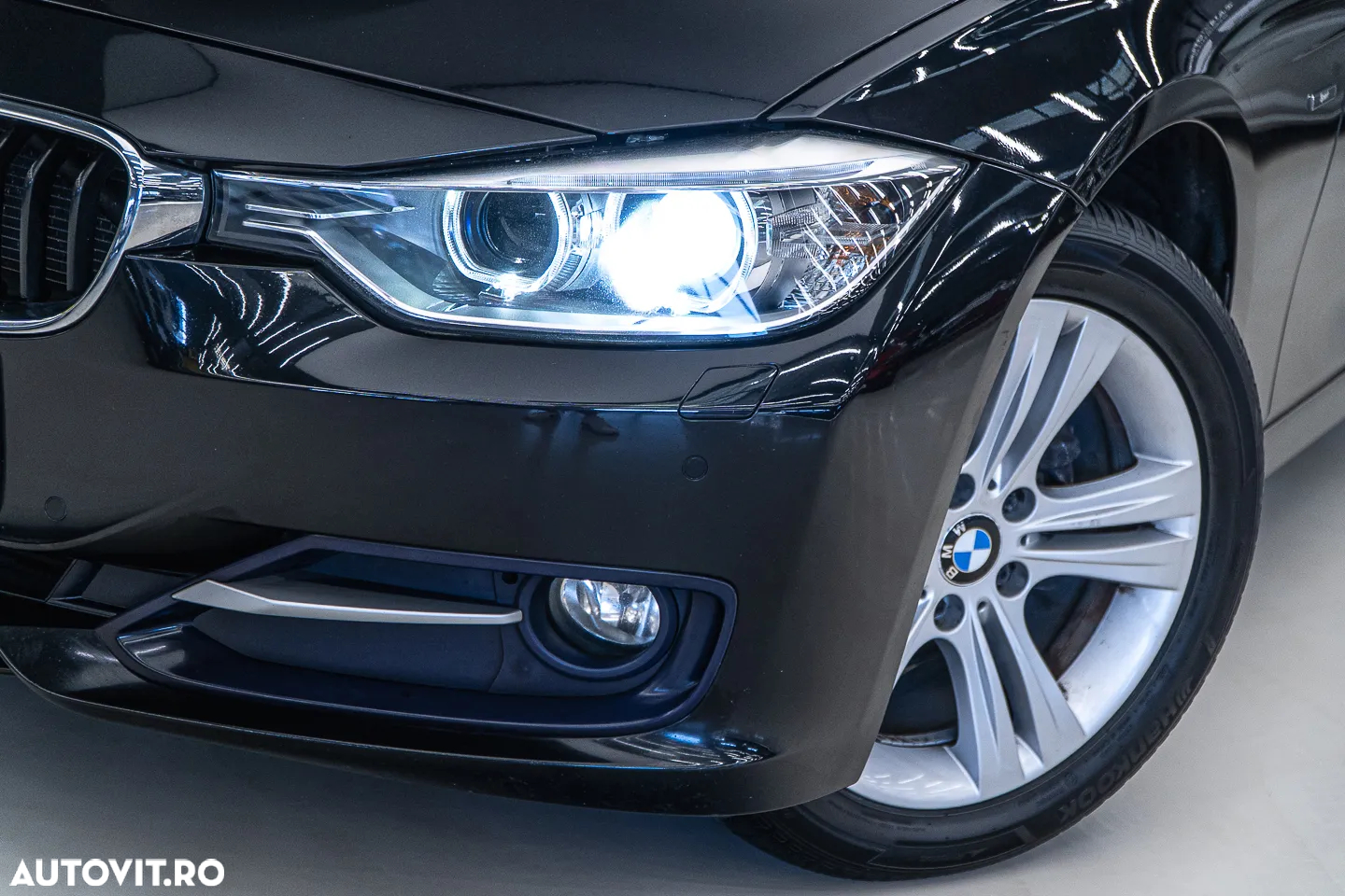 BMW Seria 3 318d Sport Line - 34