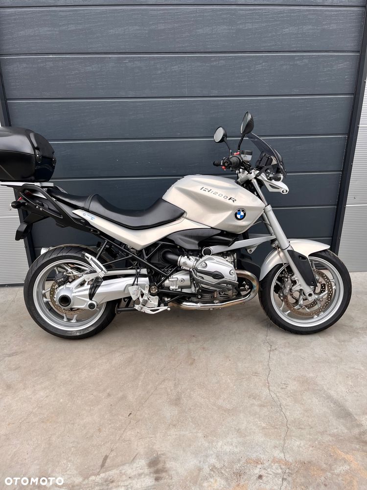 BMW R - 1