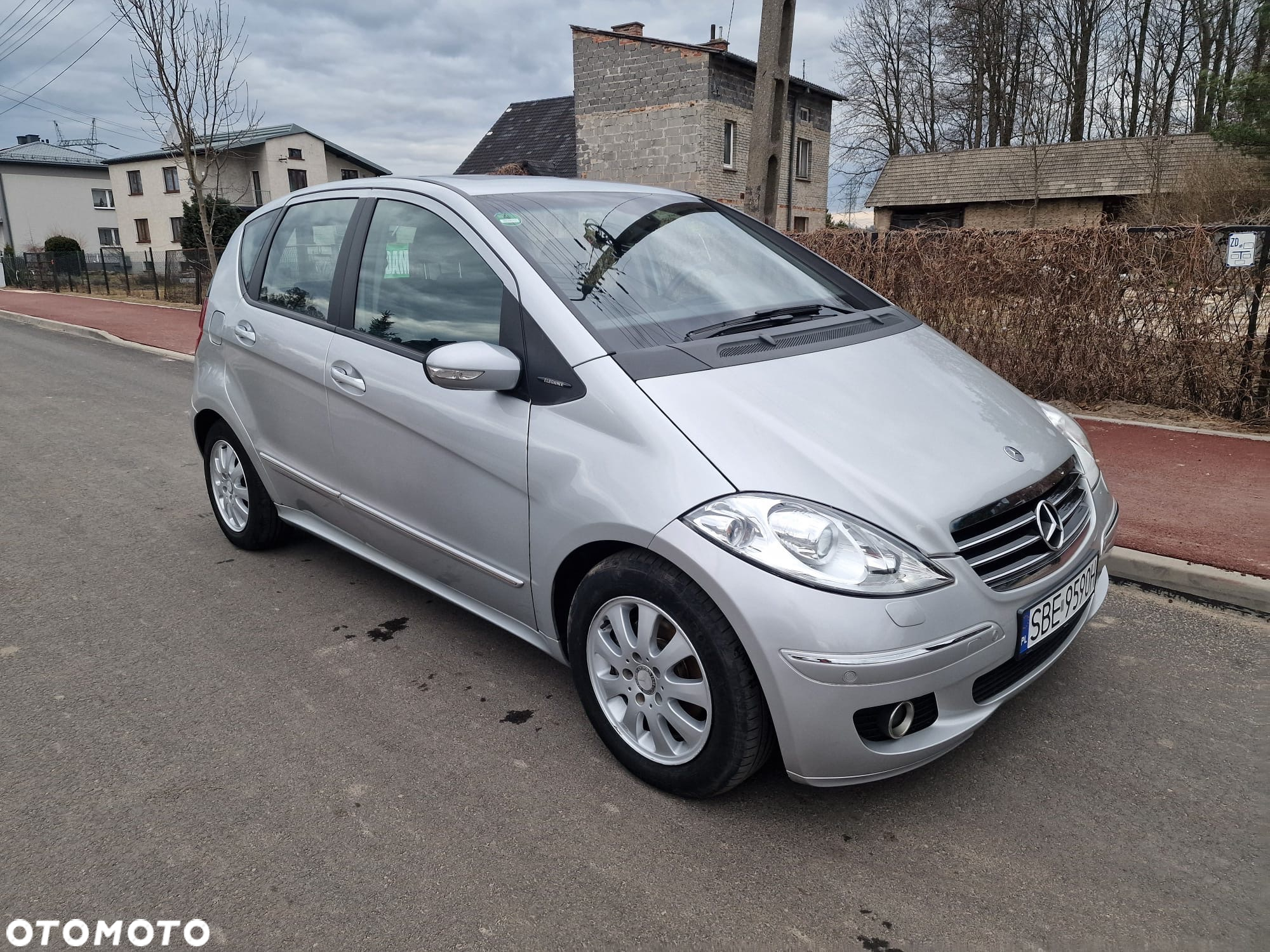 Mercedes-Benz Klasa A 180 BlueEFFICIENCY Elegance Special Edition - 2