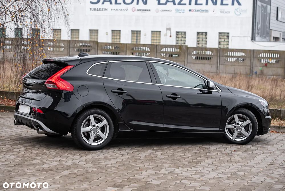 Volvo V40 D2 R Design - 13