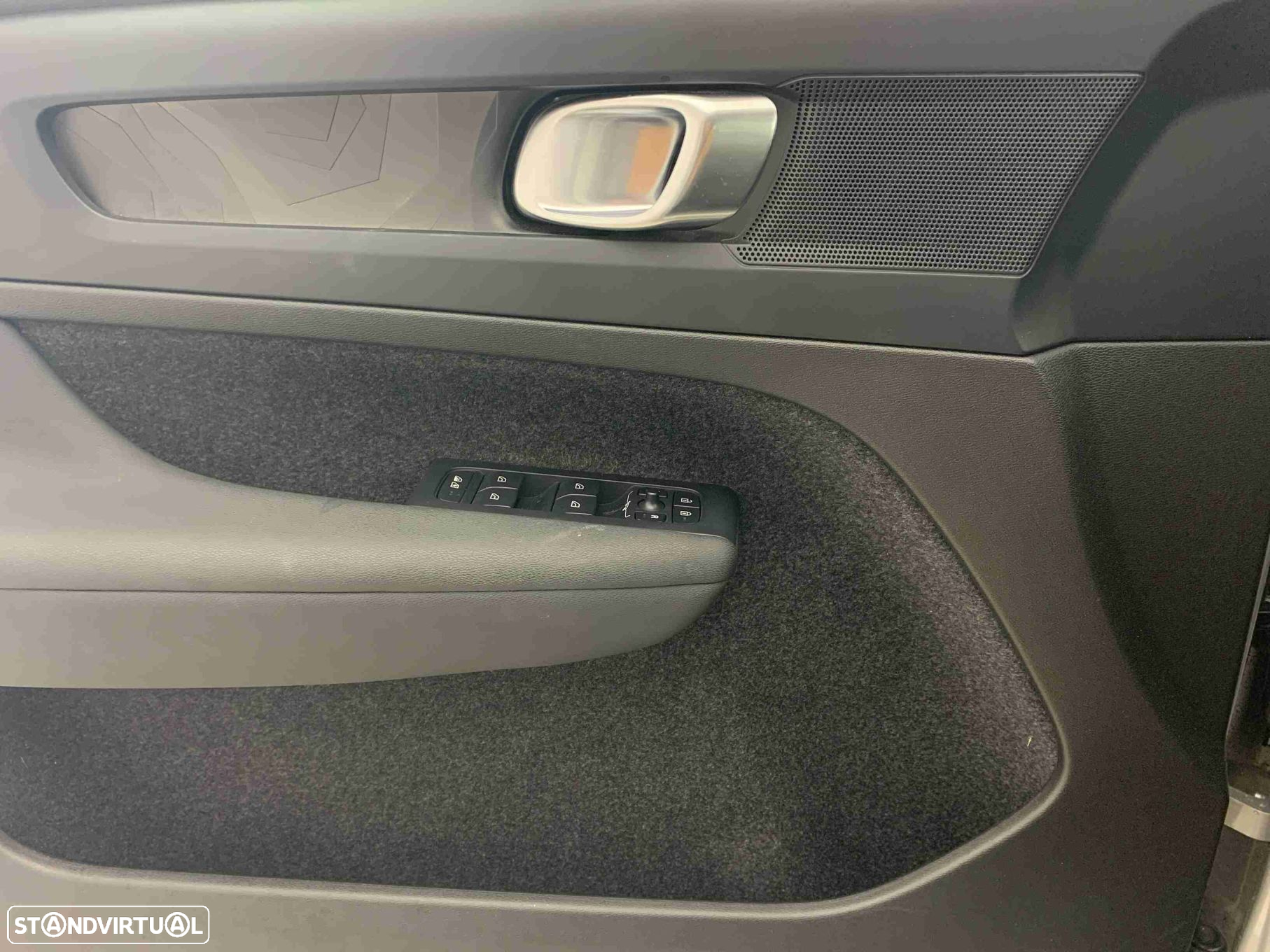 Volvo C40 Recharge Plus - 6