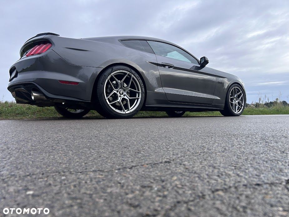 Ford Mustang 5.0 V8 GT - 12