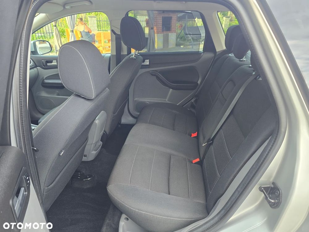 Ford Focus 1.8 Titanium - 20