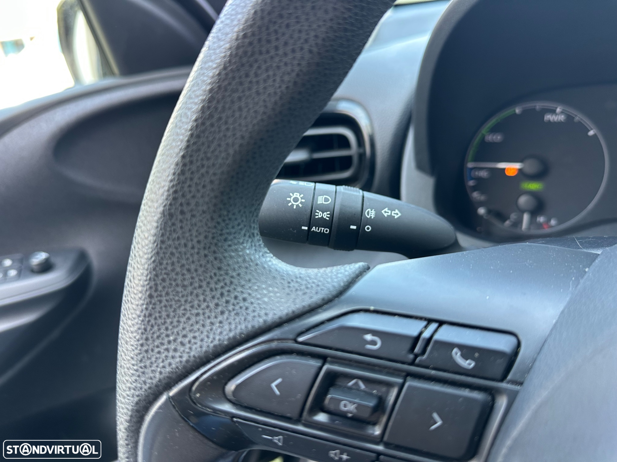 Toyota Yaris 1.5 HDF Comfort - 4