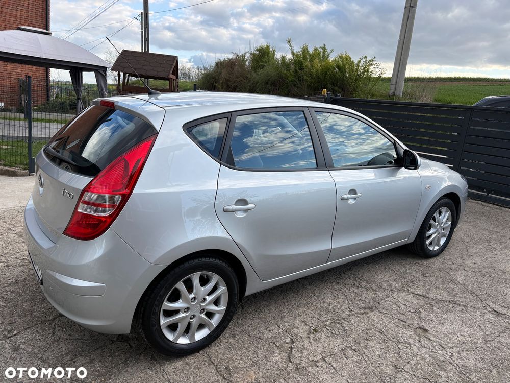 Hyundai i30 1.6 Classic + - 10