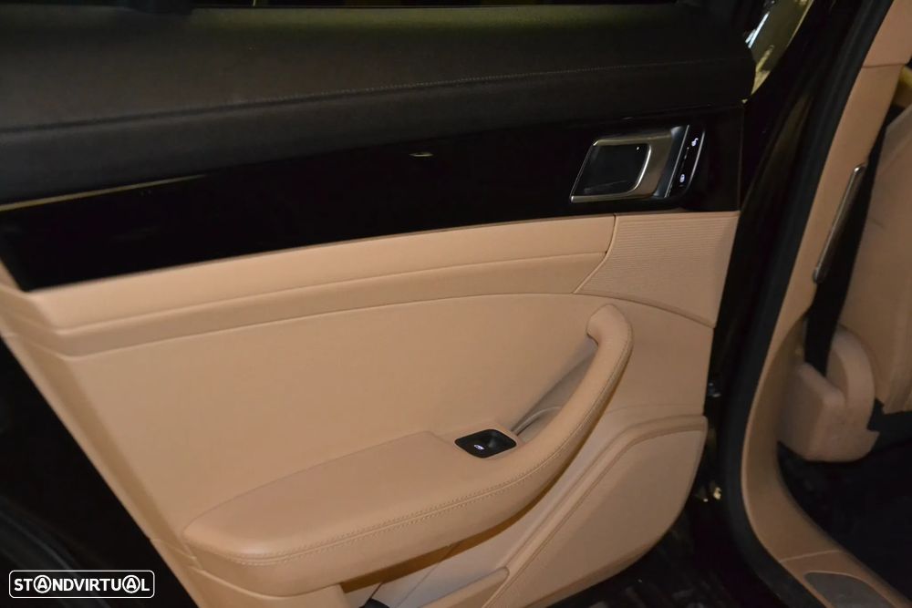 Porsche Panamera Sport Turismo 4 E-Hybrid Platinum Edition - 21