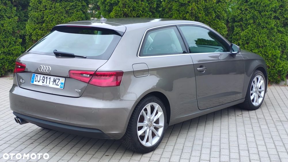 Audi A3 2.0 TDI Attraction S tronic - 9