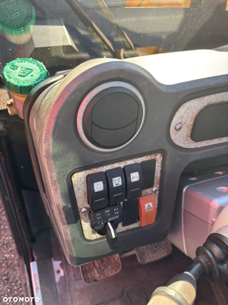 JCB 527-58 Agri Turbo - 13