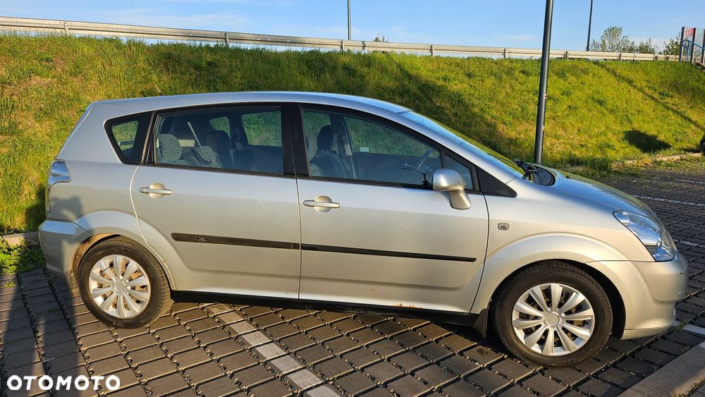 Toyota Corolla Verso - 2