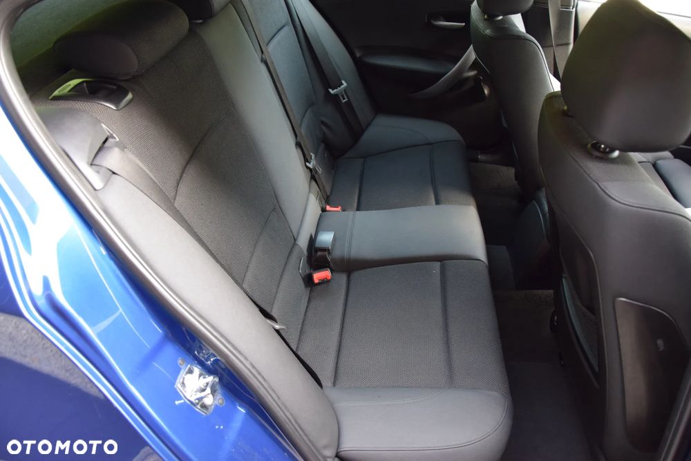 BMW Seria 1 118d - 23