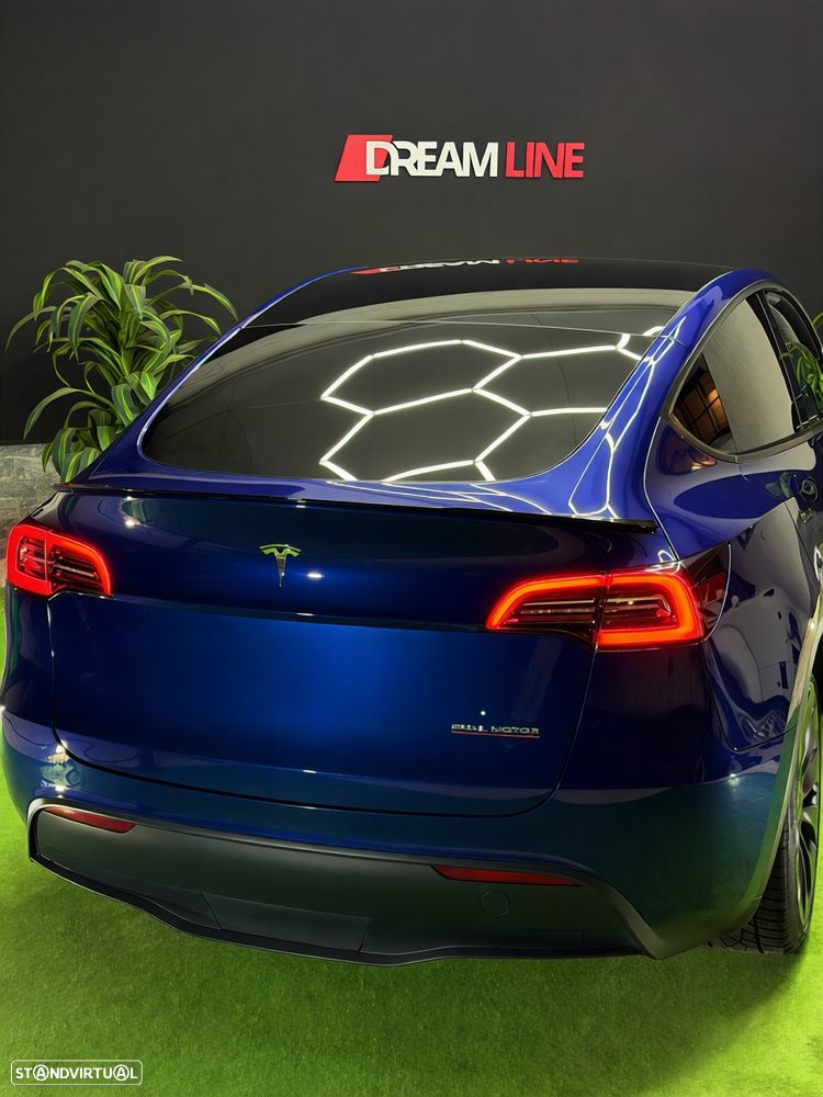 Tesla Model Y Performance AWD - 5