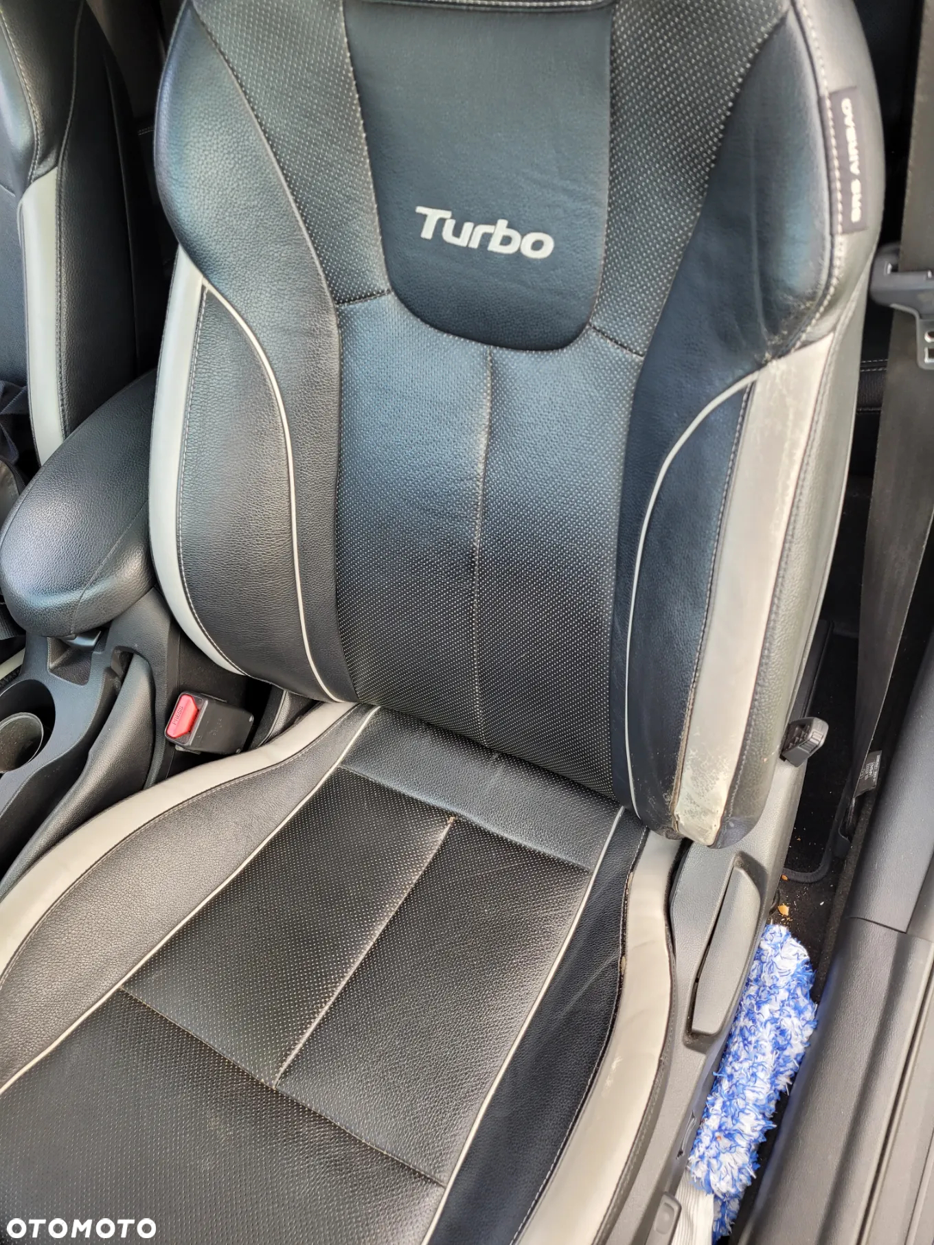 Hyundai Veloster 1.6 Turbo Premium - 13