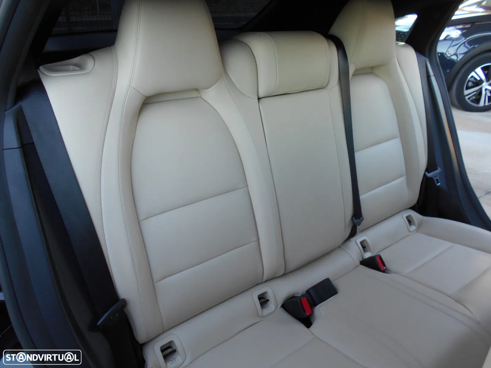 Mercedes-Benz CLA 220 d Shooting Brake AMG Line Aut. - 45