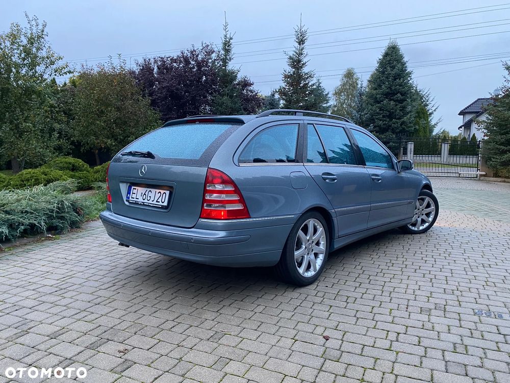 Mercedes-Benz C-Class 2004 photo 5