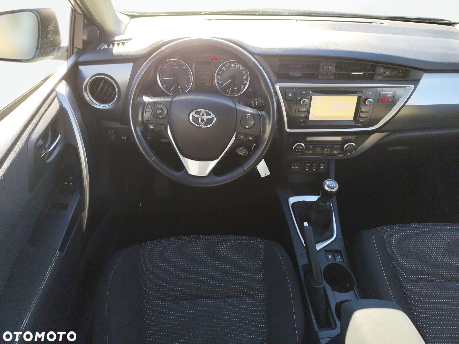 Toyota Auris - 14