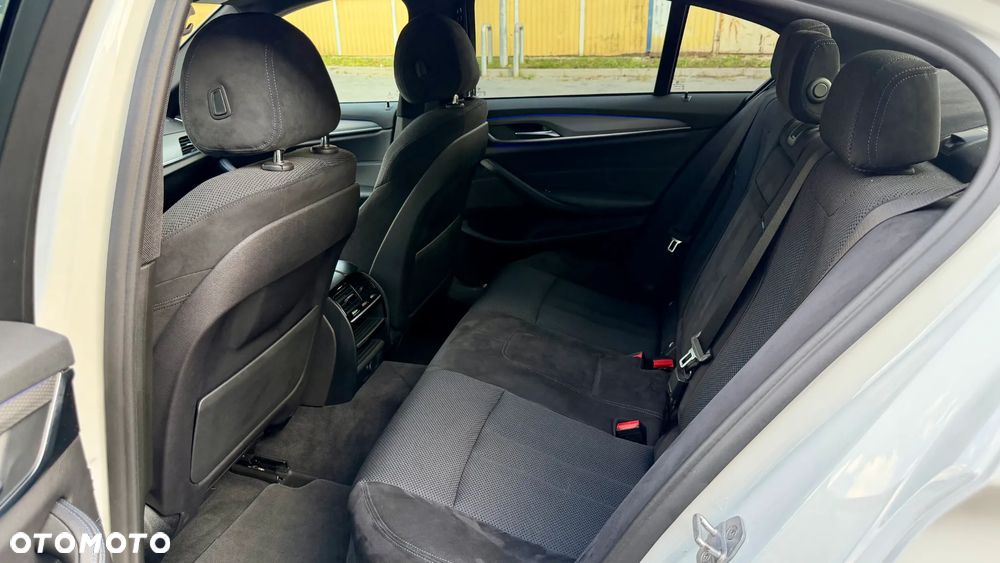 BMW Seria 5 520d xDrive M Sport sport - 22