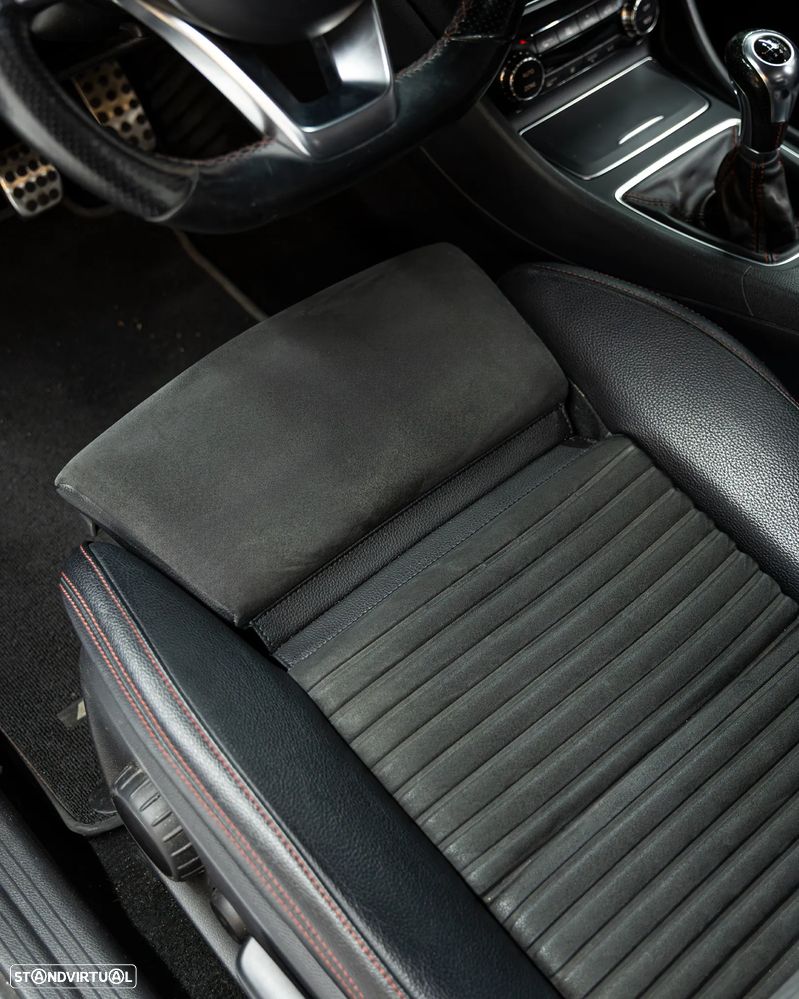 Mercedes-Benz CLA 180 d AMG Line - 19