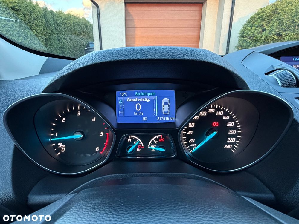Ford Kuga 2.0 TDCi 2x4 Titanium - 25