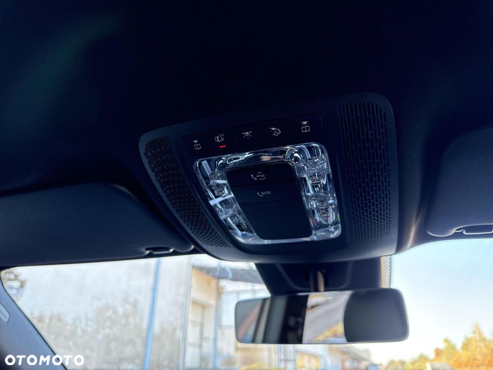 Mercedes-Benz GLA - 26