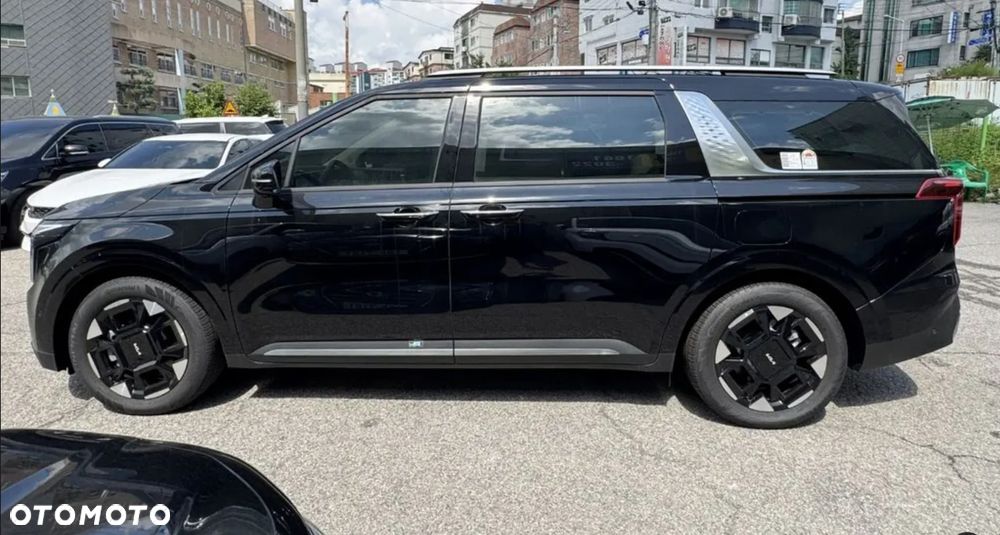 Kia Carnival - 5